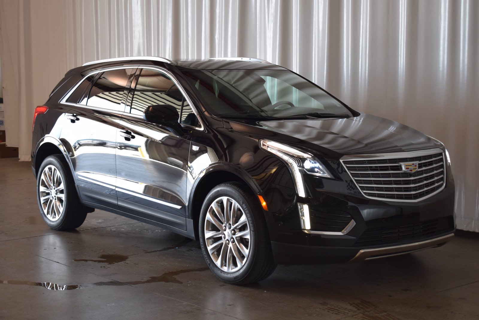 Pre-Owned 2017 Cadillac XT5 Platinum AWD